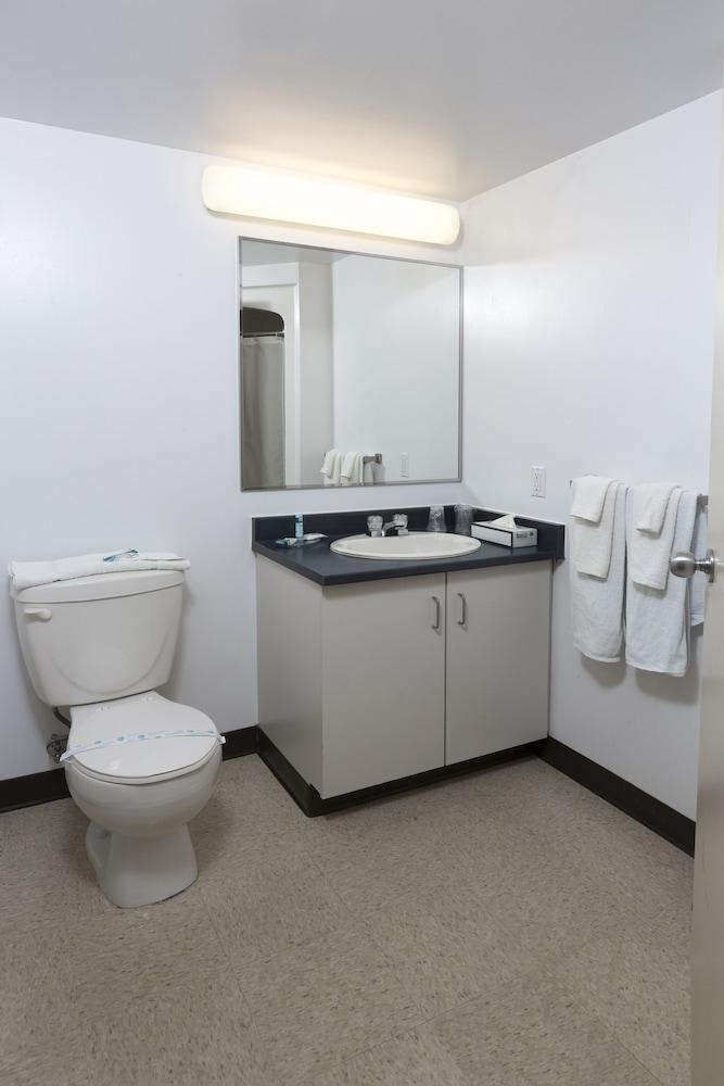 Residence & Conference Centre - Oshawa