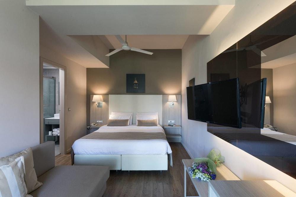 Acharavi Beach Hotel