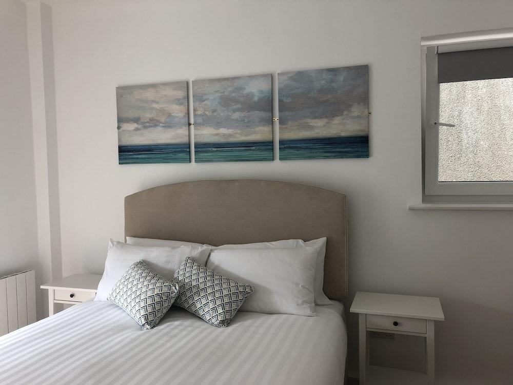 Eyre Square Townhouse