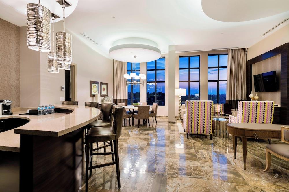 Delta Hotels by Marriott Burnaby Conference Centre