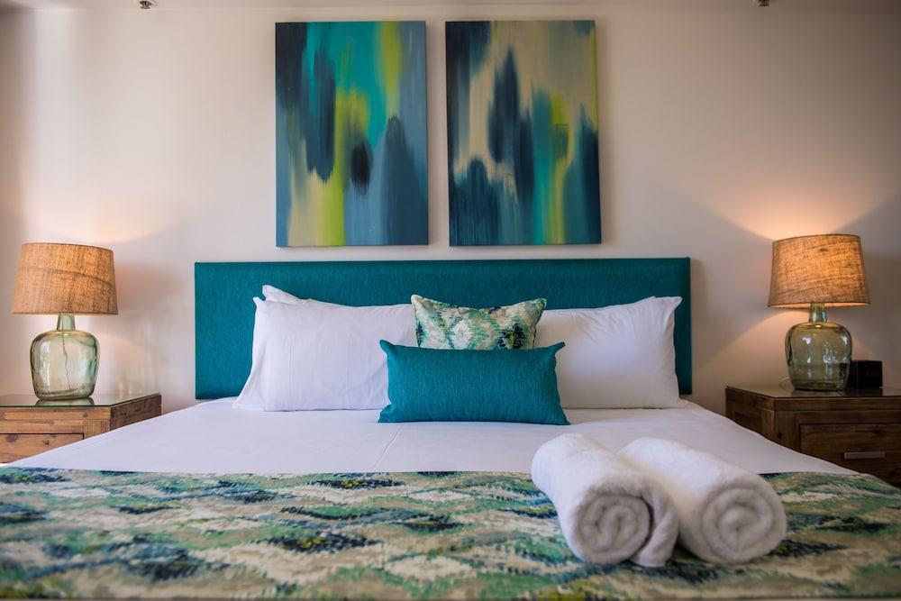 Oscar on Main Resort