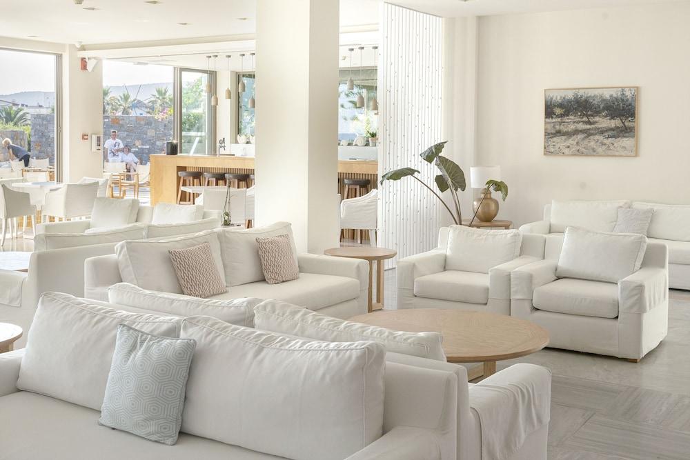 Maritimo Beach Hotel