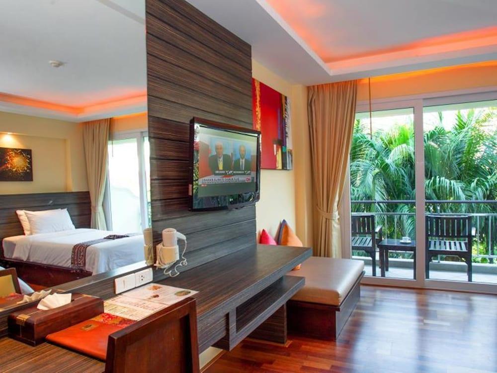 R Mar Resort and Spa