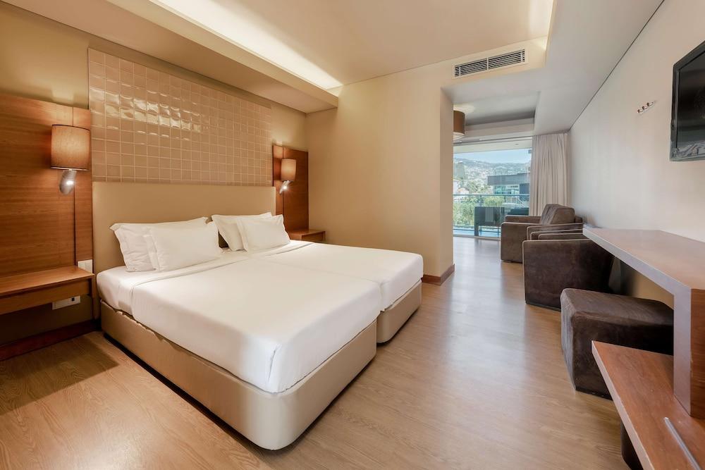 The Views Baia - Adults Only