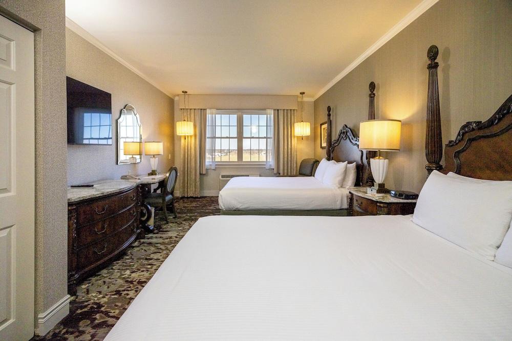 AmishView Inn and Suites