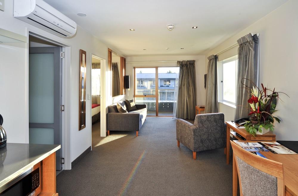 Wai Ora Lakeside Spa Resort