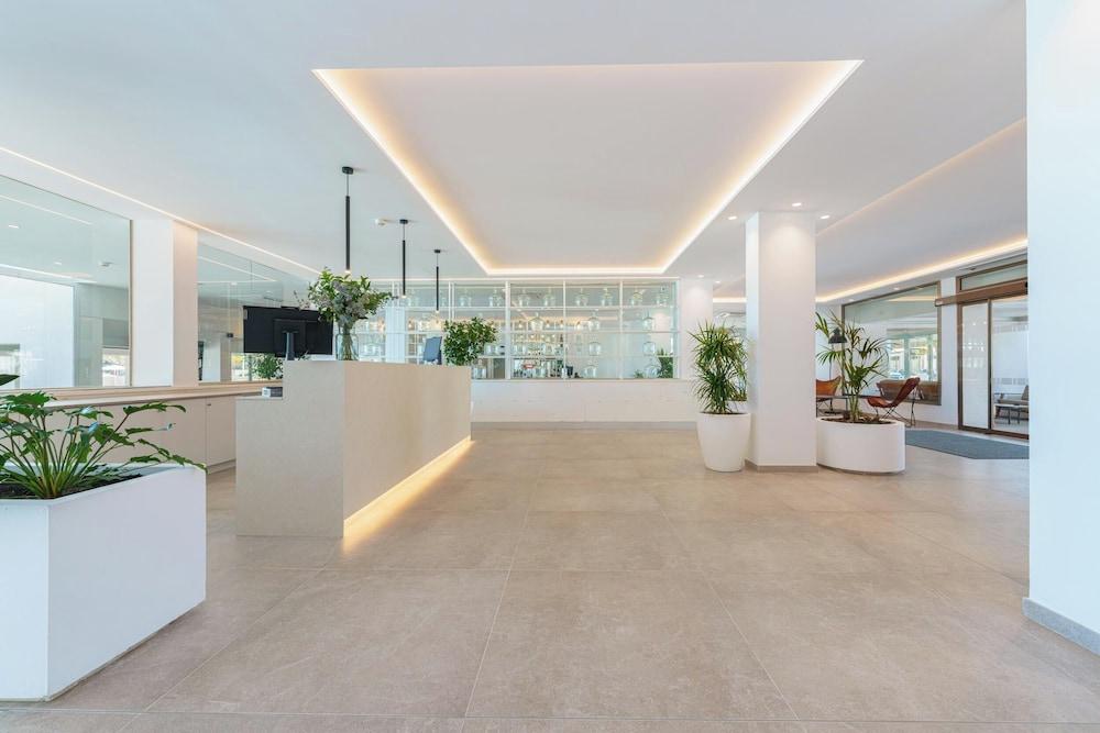 Caprice Concord Hotel & Spa