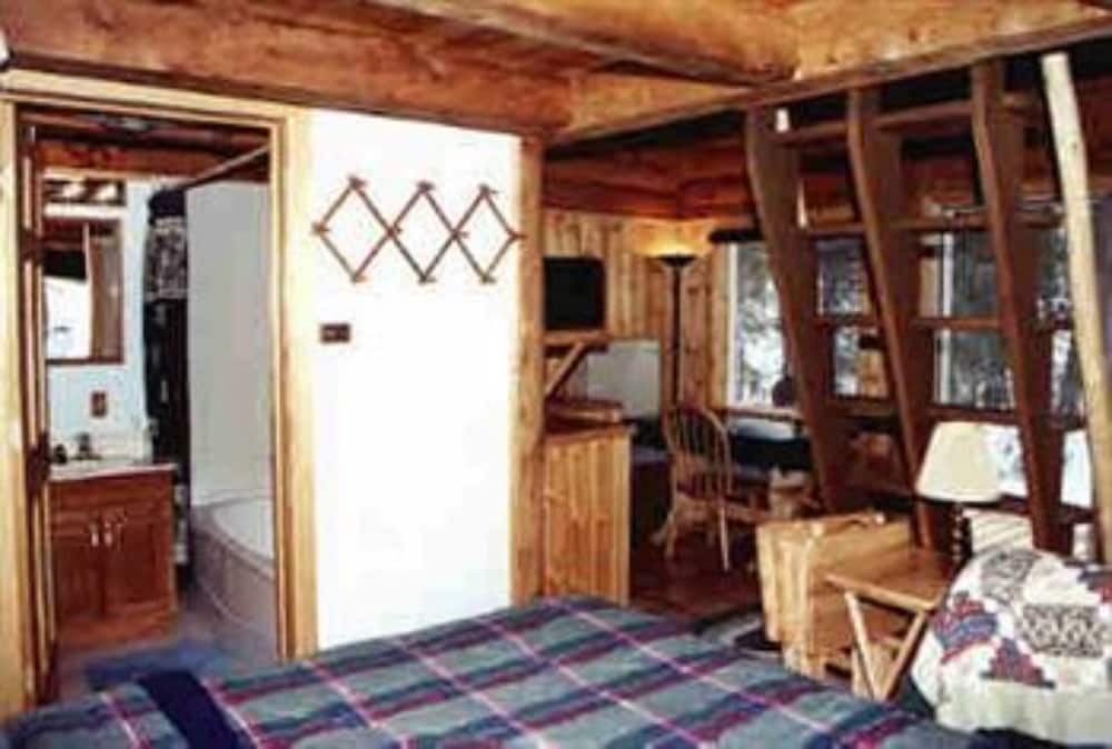 Daniels Lake Lodge B&B