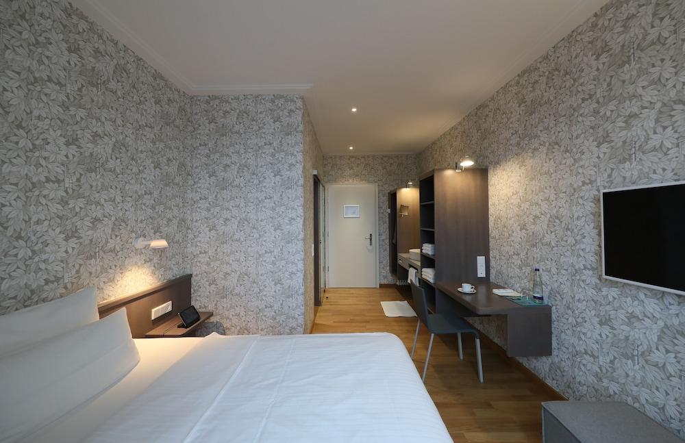 MOMA1890 Boutique Hotel