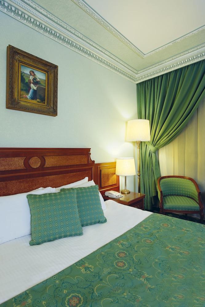 Serenada Golden Palace - Boutique Hotel