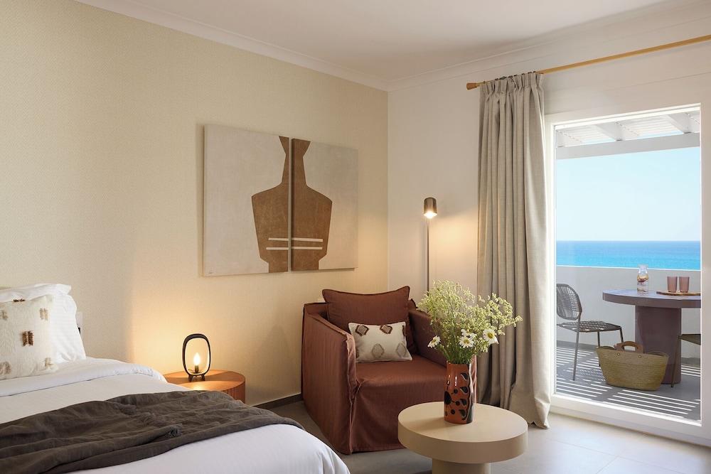 Golden Milos Beach House by Domotel
