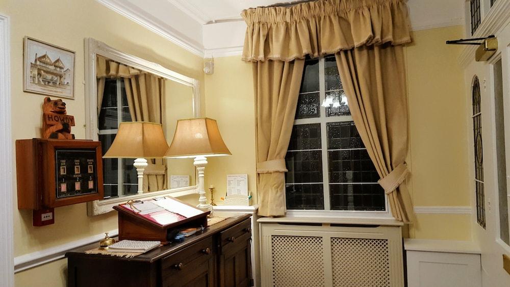 Chester Brooklands B&B