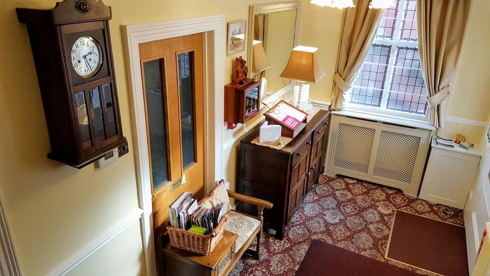 Chester Brooklands B&B