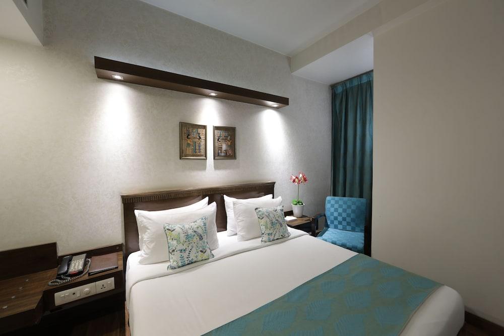 Rockland Hotel - C R Park