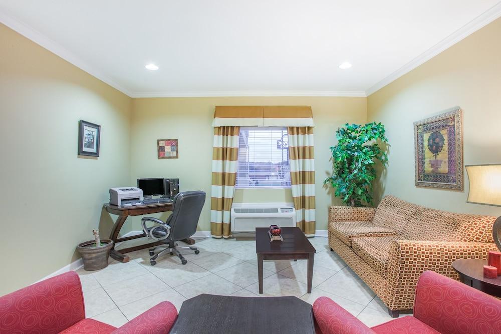 Days Inn & Suites by Wyndham Cabot