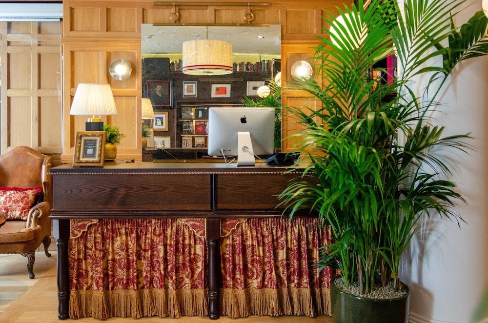 Browns Boutique Hotel