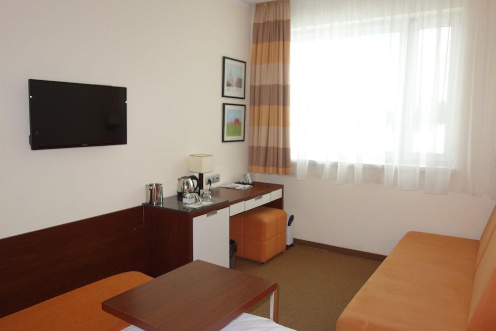 DeSilva Inn Katowice Airport