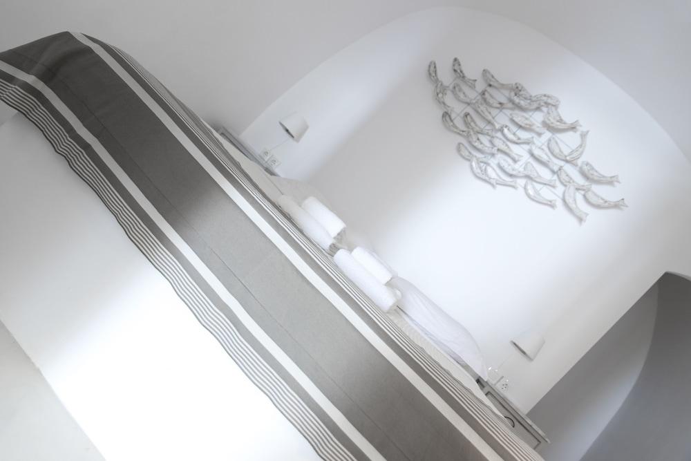 Pearl on the Cliff Hotel & Suites