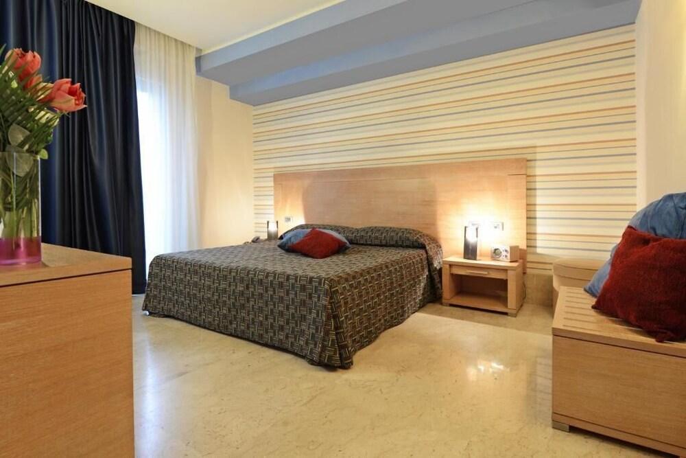 Grand Hotel Yachting Palace