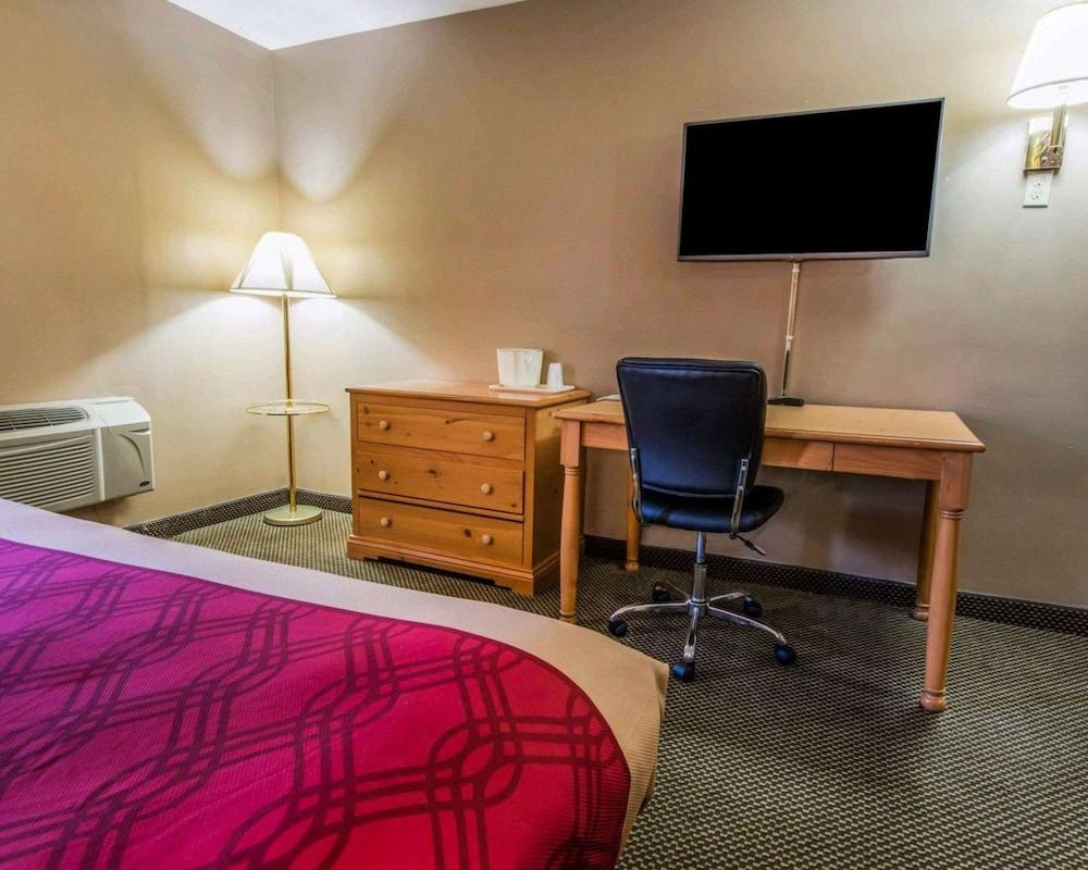 Econo Lodge Hermitage South