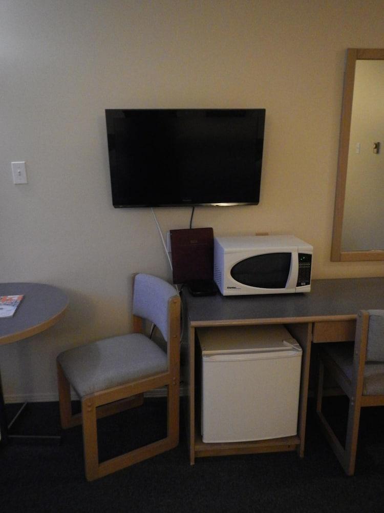 Fernie Slopeside Lodge