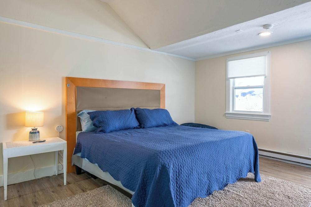 Jonathan Edwards Motel