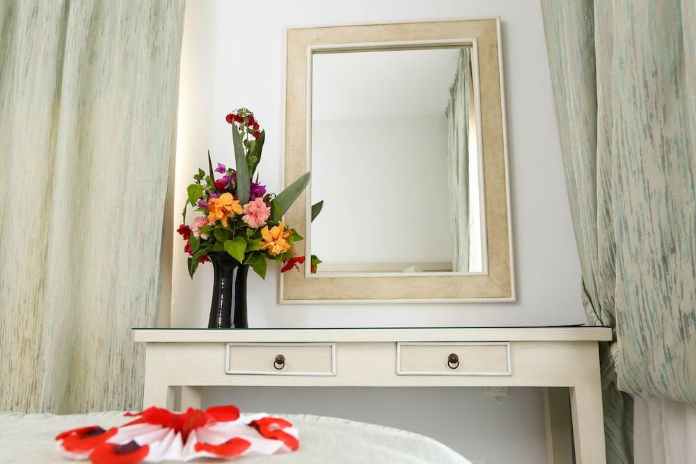 Golden Carthage Residence