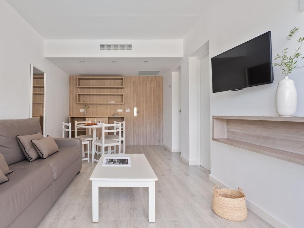 Puerto Azul Suite Hotel