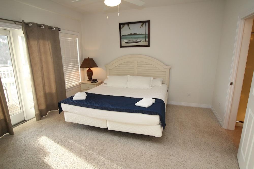 Hamilton Cay at Bermuda Bay by Kees Vacations