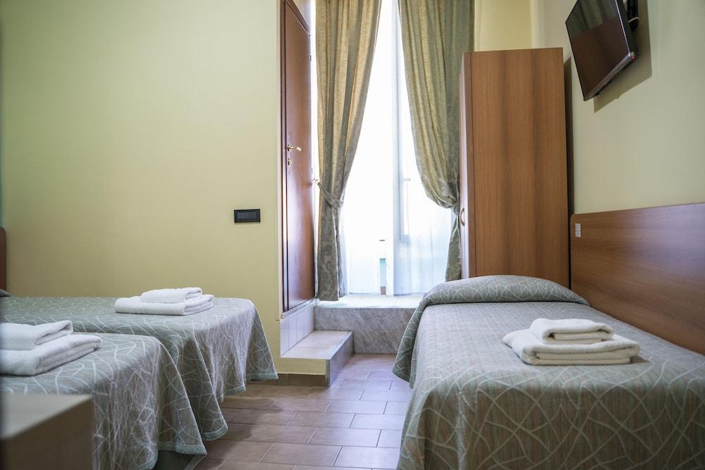 Hotel Ferrarese Roma