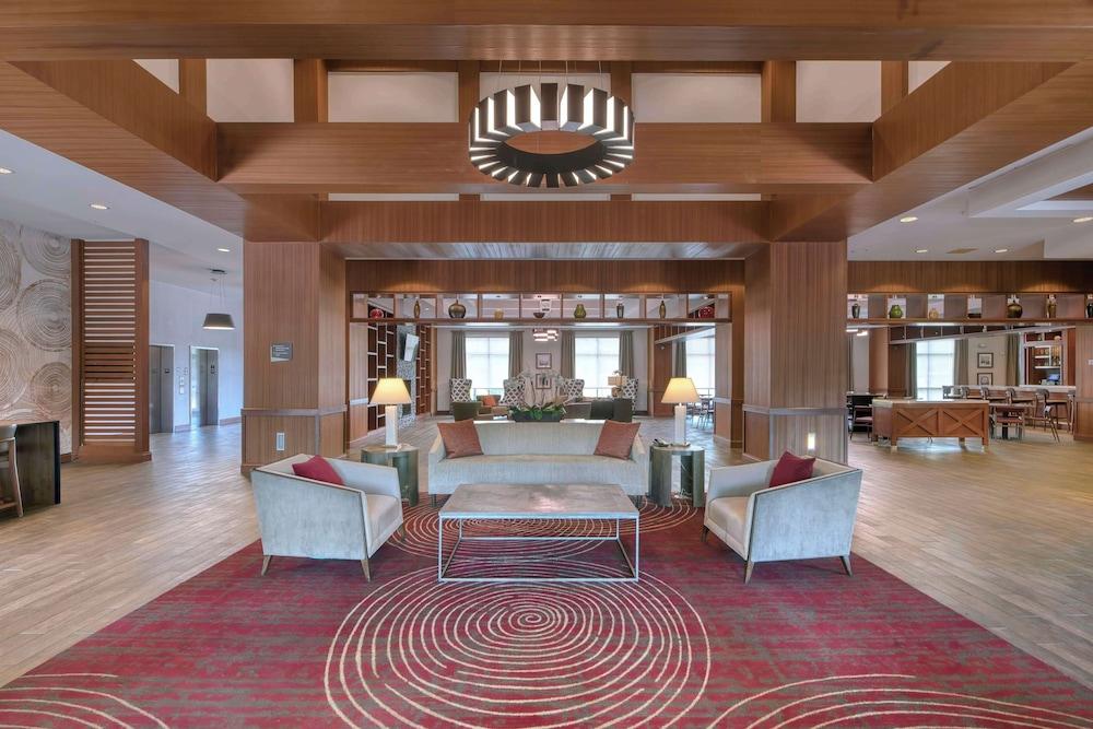 DoubleTree by Hilton Raleigh - Cary