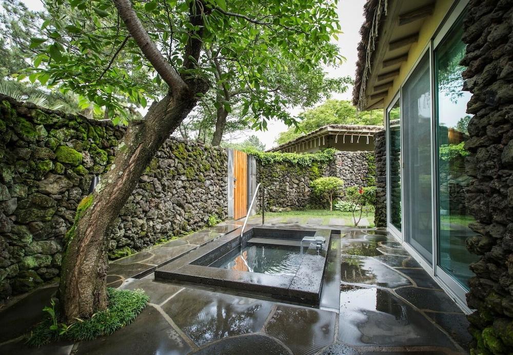 Seaes Hotel & Resort