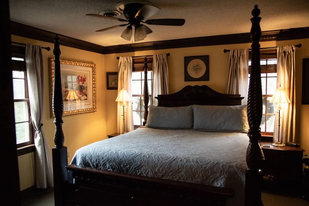 Williamsburg Sampler B & B