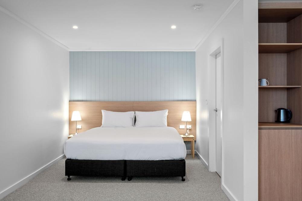 Silkari Mirage Newport