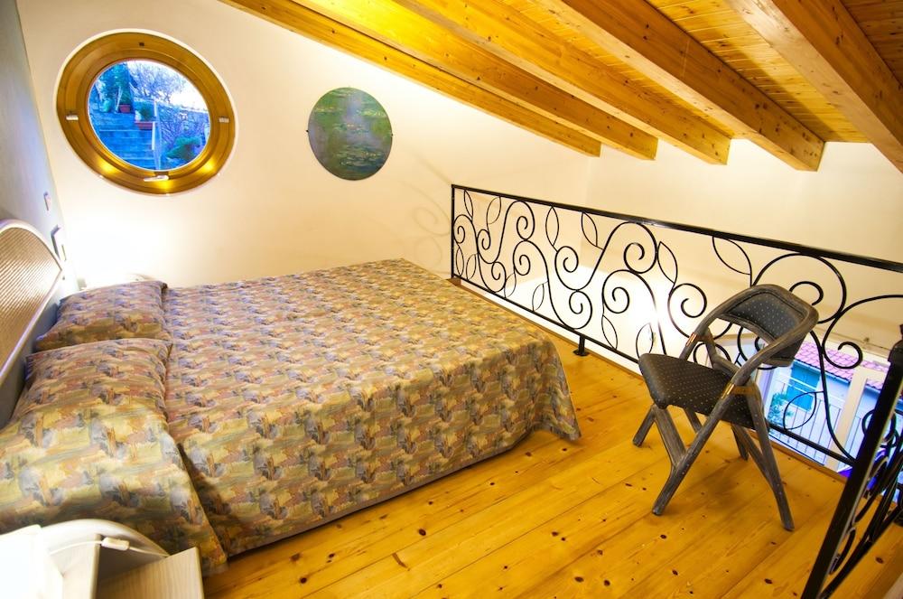 Cinqueterre Residence