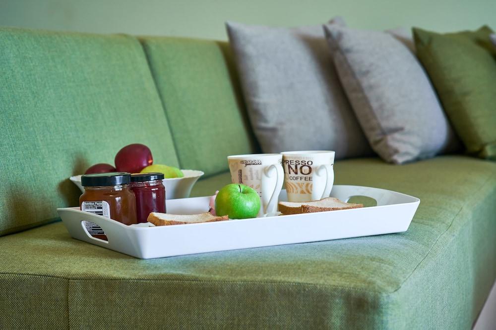 Nanakis Beach Apartments