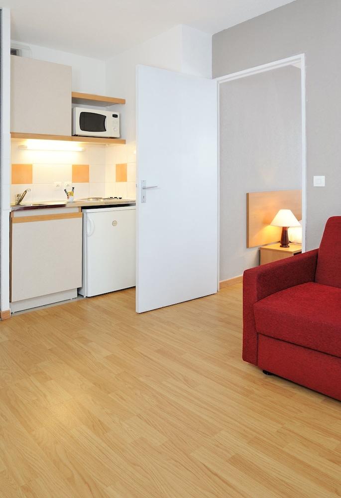 Séjours & Affaires Paris Nanterre