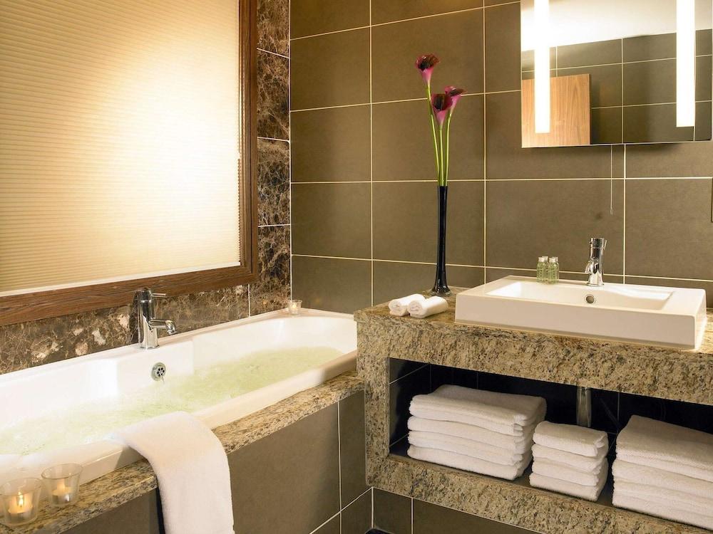 Westport Plaza Hotel