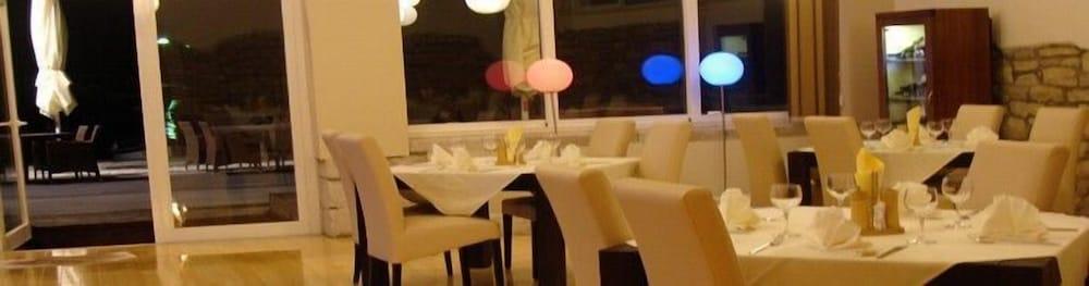 Marina Hotel - Restaurant