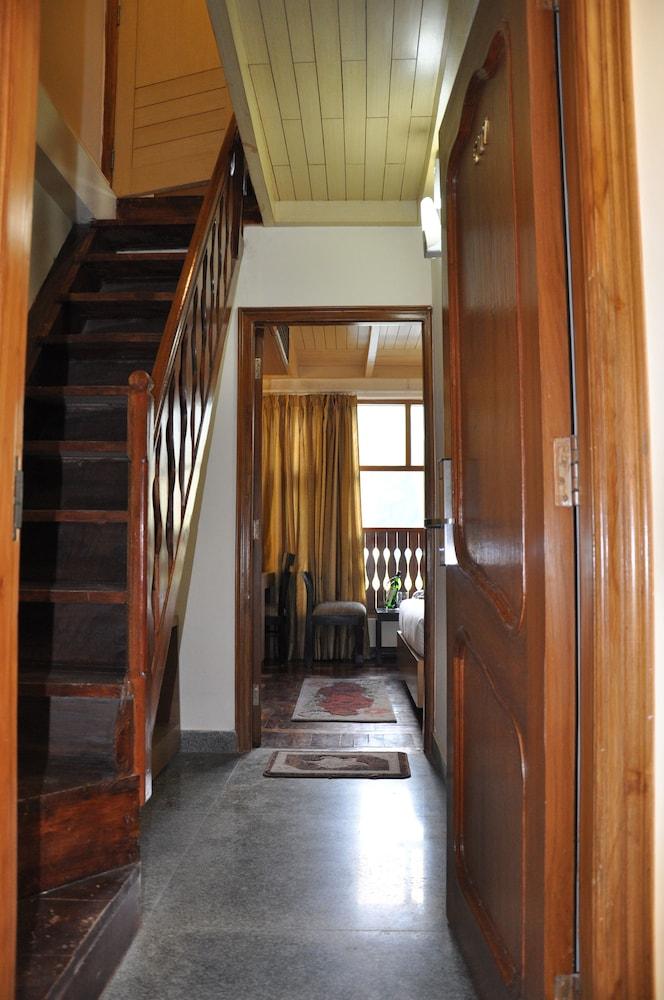 Bravia Hotel Manali Inn