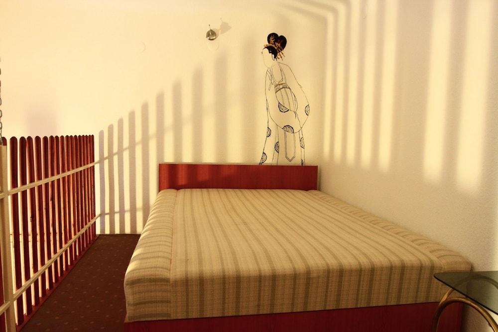 RingAvenue Apartments