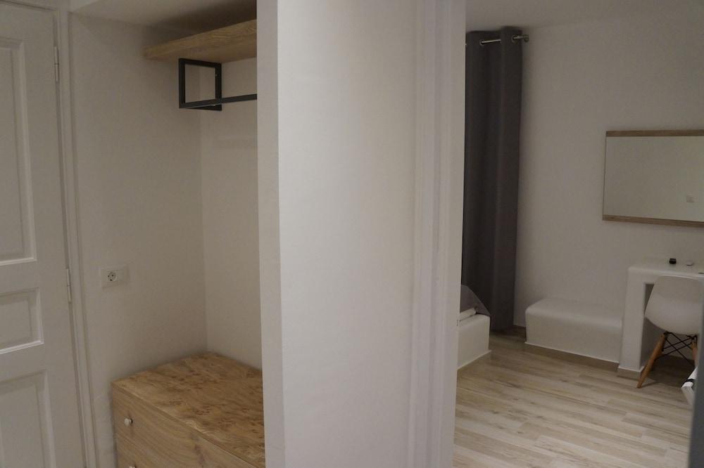 Acrogiali Beachfront Hotel