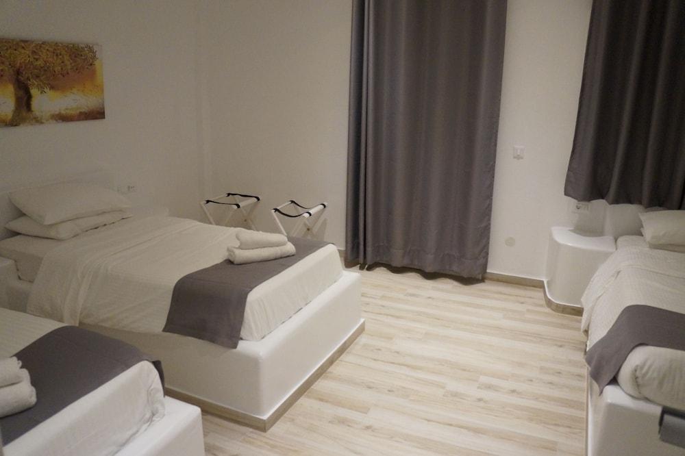 Acrogiali Beachfront Hotel