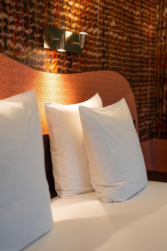 Hampshire Delft Centre