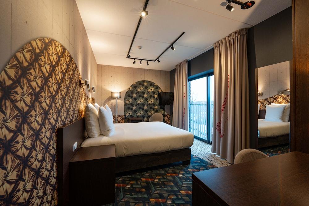 Hampshire Delft Centre