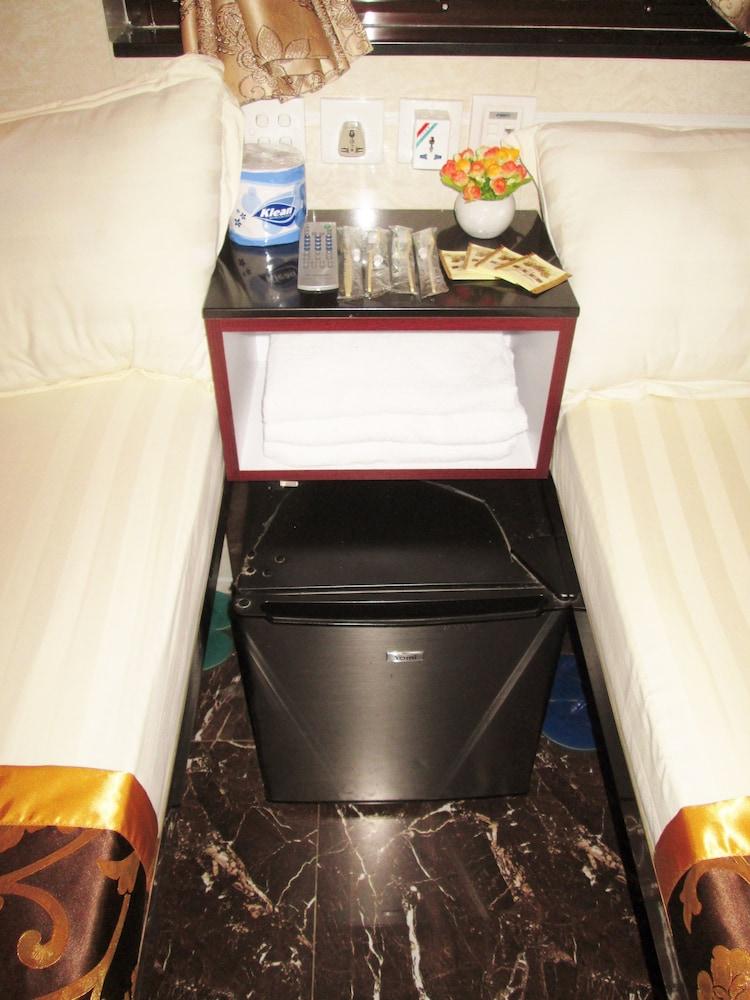 New Peace Guest House - Hong Kong