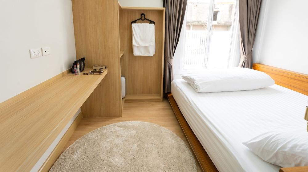 Banku Tea House - Adults Only