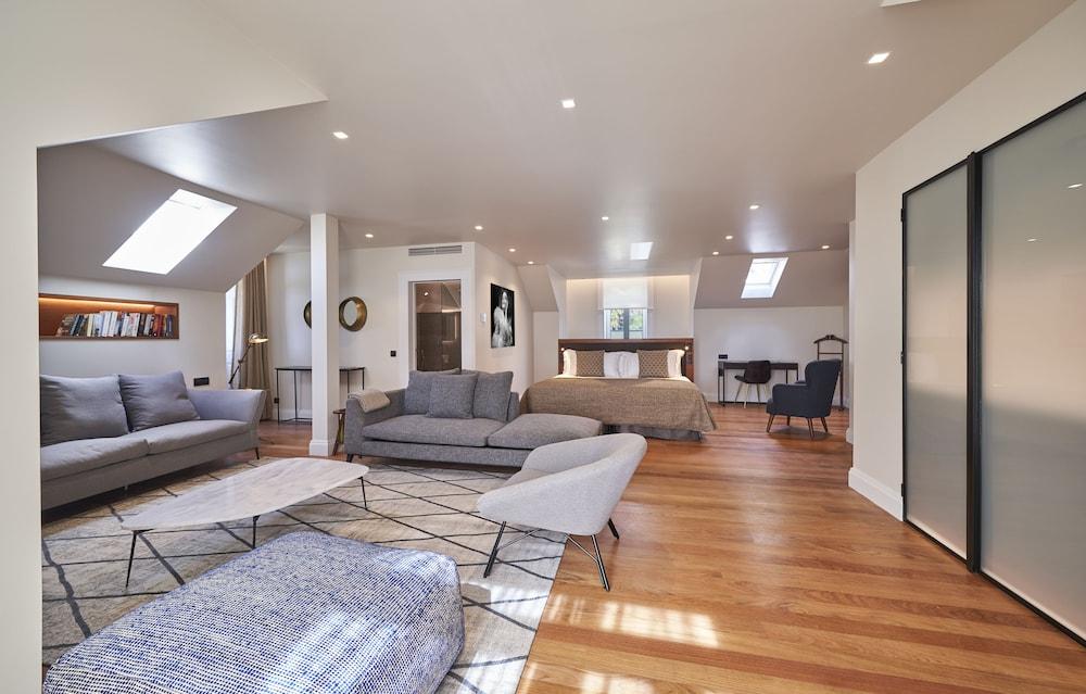 Les Suites at The Cliff Bay