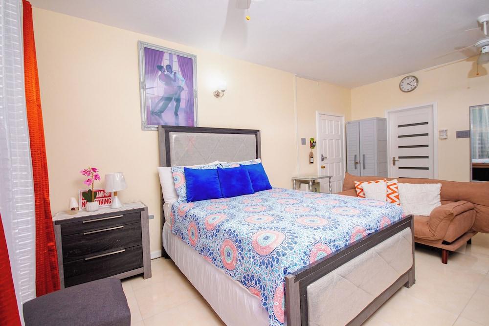 Columbus Heights Ocean View Large Studio