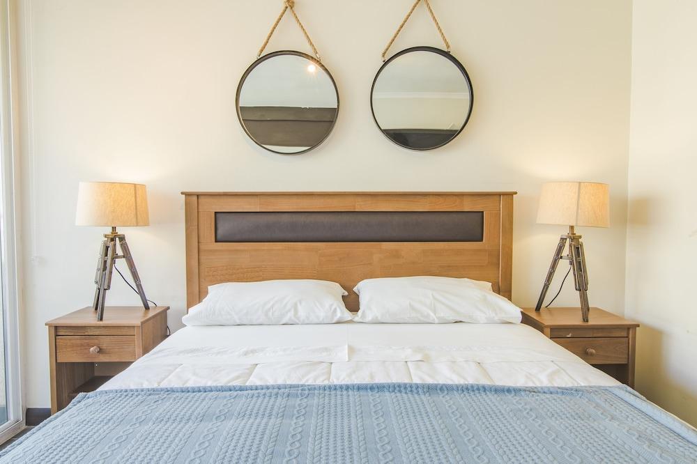 Alojarent Carlos XII